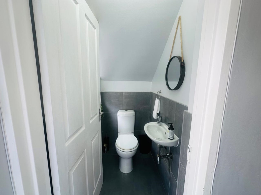 To Let 3 Bedroom Property for Rent in Big Bay Western Cape